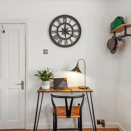 Stylish Maisonette Near The Heath With Free Parking & Wi-Fi Maidstone Buitenkant foto