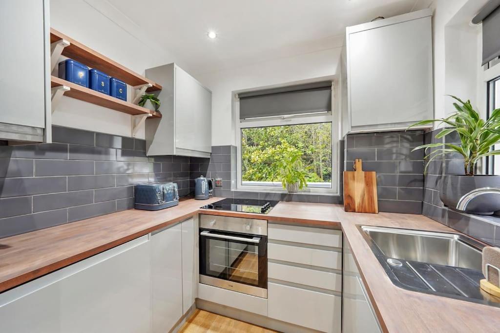 Stylish Maisonette Near The Heath With Free Parking & Wi-Fi Maidstone Buitenkant foto